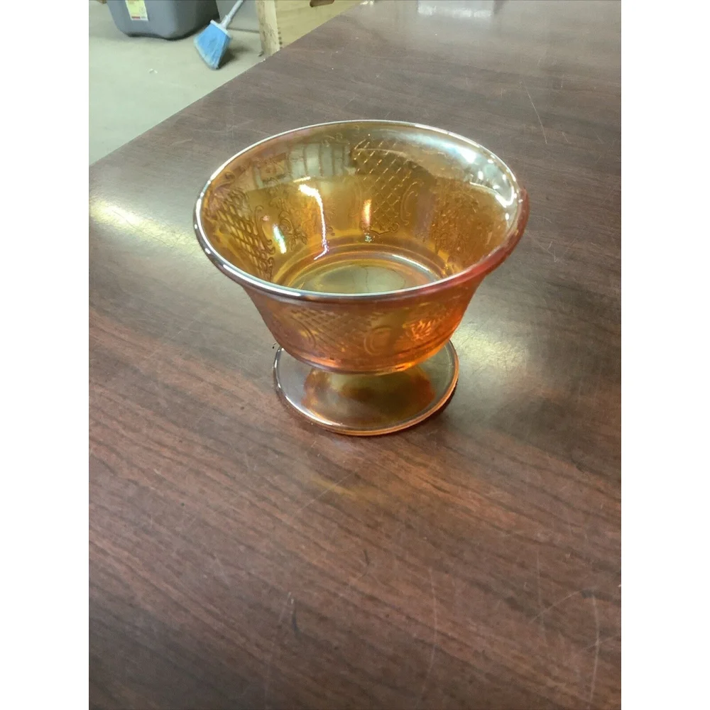 (1) Vintage Marigold/ CARNIVAL GLASS Sherbet Dessert Bowl in Normandie pattern
